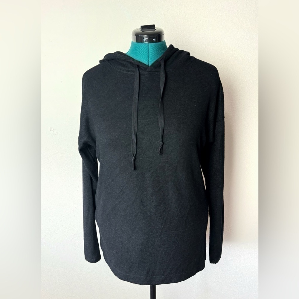 Max & Mia Women’s Cozy Black Hoodie Medium Long Sleeve Fall Winter Sweater